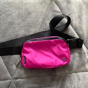 lululemon belt bag